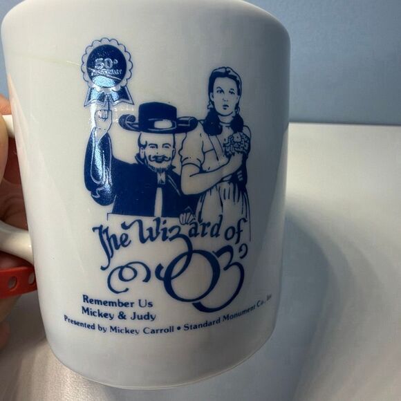 Wizard of Oz 50th Anniversary Promotional Logo Mug Mickey & Judy - Picture 3 of 4